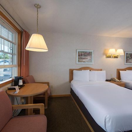 Americas Best Value Inn & Suites Lake George Esterno foto